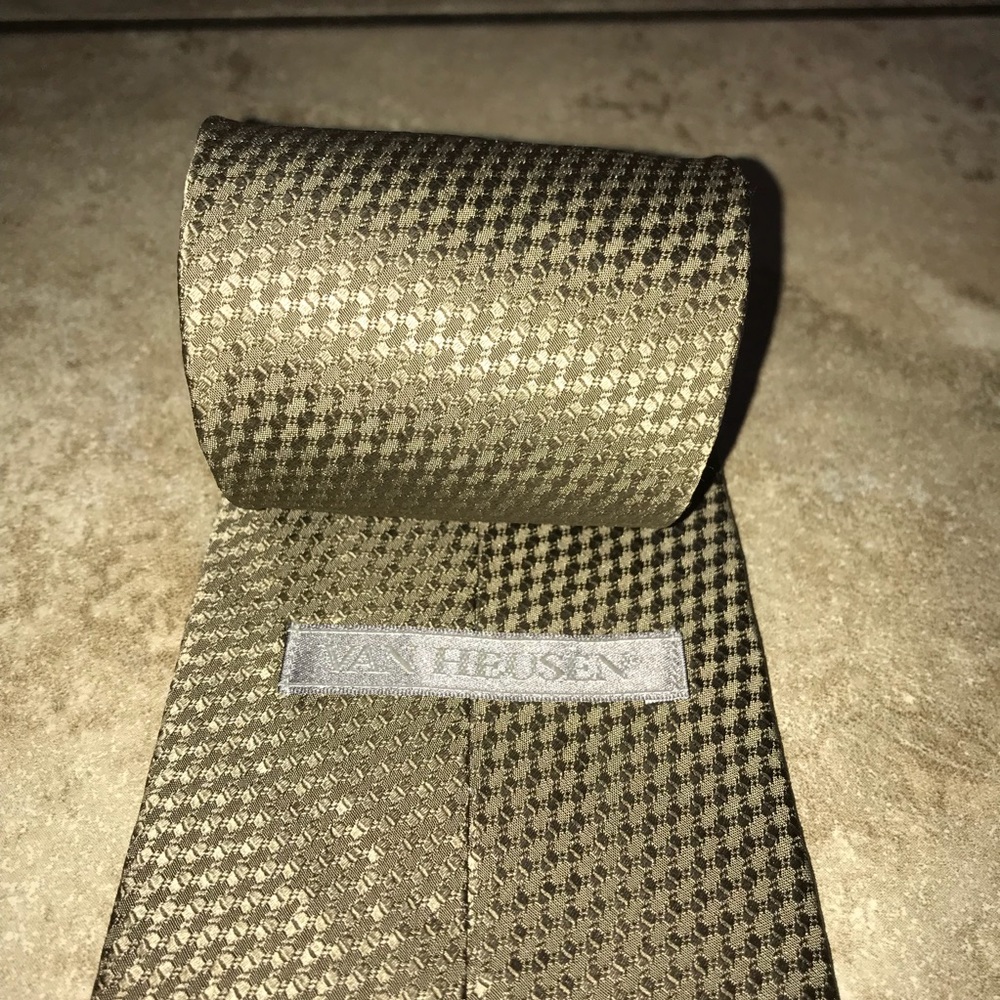 Van Heusen Tie